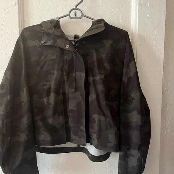 Lululemon Rain Chaser Rain Jacket, - Picture 9 of 10